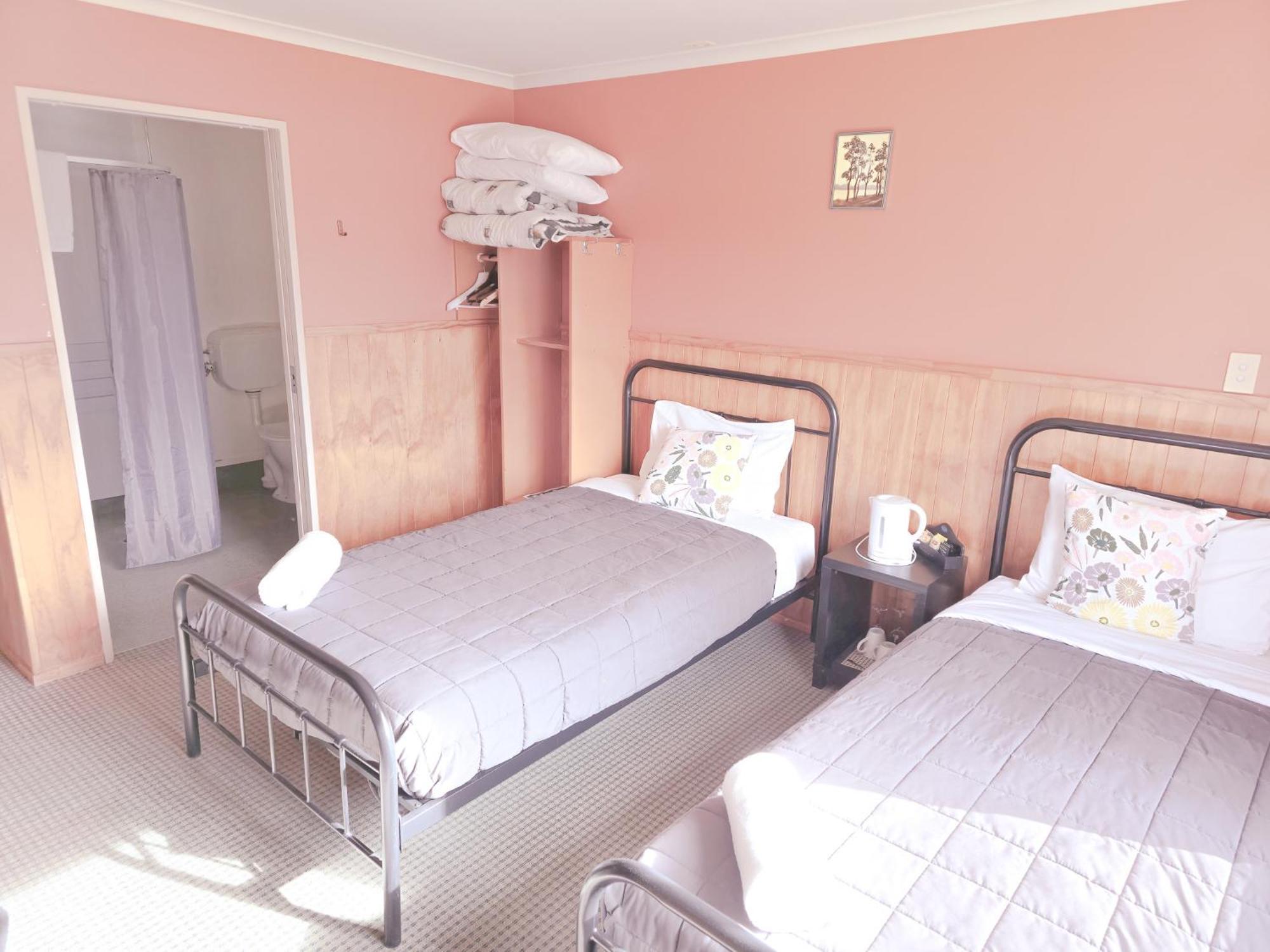 Hotel Waitomo Village Of Kiwipaka